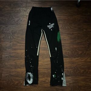 Gallery Dept Black Paint-Splatter Sweatpants
Brand new!